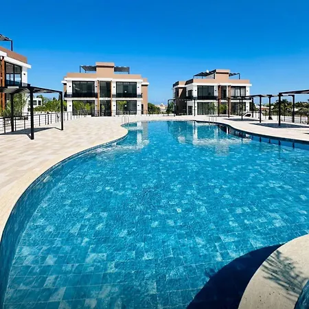 Lueks Penthouse Alsancak, Girne, Kuzey Kibris Apartment